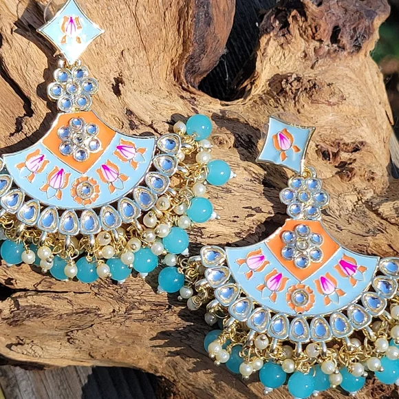 Gorgeous Handpainted Fun Bead Crystal Embellished Earrings - Picture 4 of 6